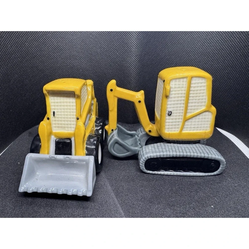 Ceramic Construction Zone Ceramic Excavator Salt and Pepper Shakers, Home Décor,